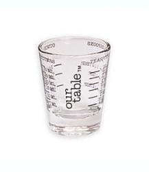 Mini taza medidora de vidrio Our Table™
